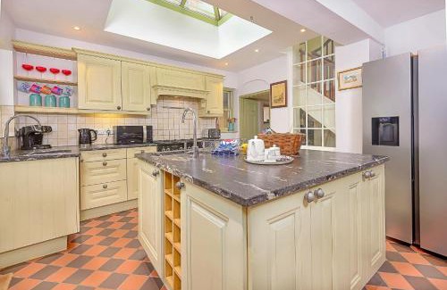 Whitby House | Finest Retreats - Harold Villa