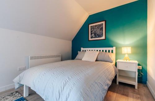 Little Stukeley House | Finest Retreats - Hazel Rose Cottage