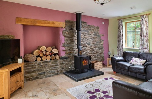 Eglwysbach House | Finest Retreats - Hilltop Haven