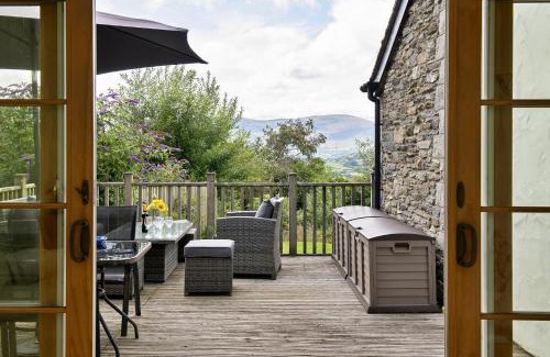 Eglwysbach House | Finest Retreats - Hilltop Haven