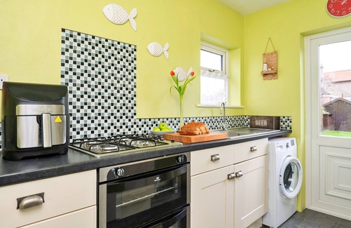 Kinmel Bay Cottage | Finest Retreats - Llys Llewellyn
