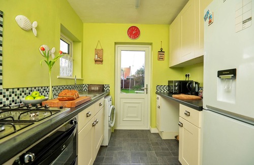 Kinmel Bay Cottage | Finest Retreats - Llys Llewellyn