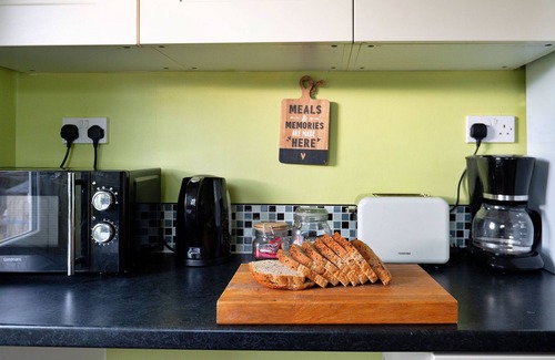 Kinmel Bay Cottage | Finest Retreats - Llys Llewellyn