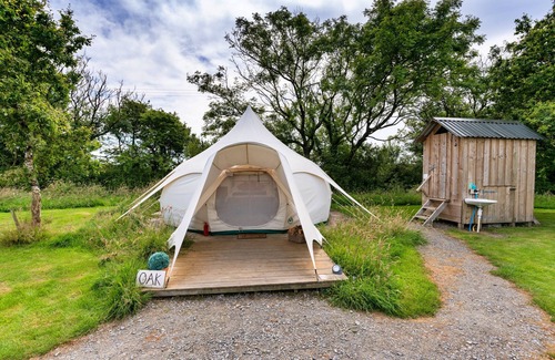 Ilfracombe Ski Chalet | Finest Retreats | Oak Lotus Belle Tent