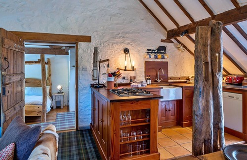 Ross-on-Wye Cottage | Finest Retreats | Porcupine Point - Exotic Animal Sanctuary