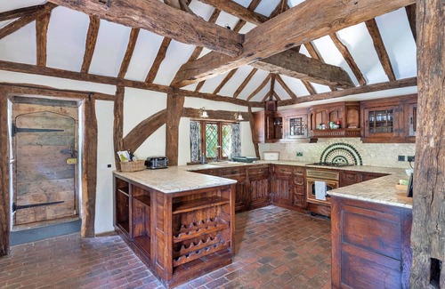 Crawley Down Cottage | Finest Retreats | Sandhill Cottage with Hot Tub
