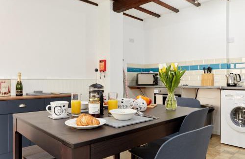 Dalbury Lees House | Finest Retreats - The Pig Barn