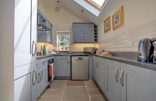 Holestone Moor House | Finest Retreats - The Potting Shed