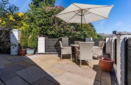 Newbridge House | Finest Retreats - Torino Lodge