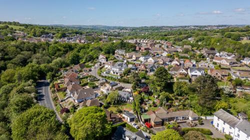 Newbridge House | Finest Retreats - Torino Lodge