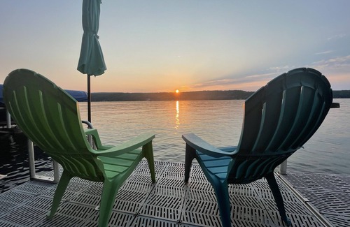 Keuka Park Cottage | Finger Lakes Cottage w/Lake frontage & Sauna!