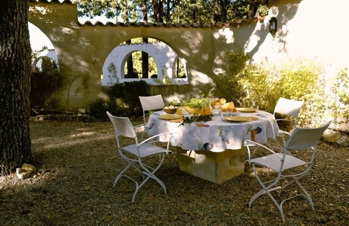 Rians Villa | Finis Hortorum luxury familyhome on estate, swimming pool near Aix en Provence