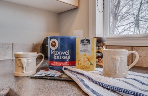 Southwest Edmonton House | Finn - 3 bedroom, AC, Large Kitchen, Garage & BBQ