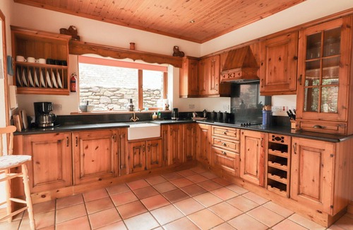 Castlegregory Cottage | FINN HOUSE, pet friendly in Castlegregory, County Kerry