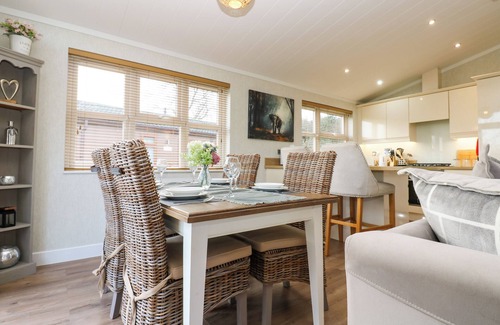 Tunstall Cottage | FINNBARS LODGE, pet friendly, with a garden in Richmond