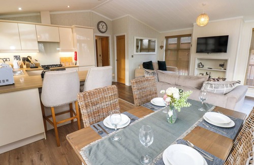 Tunstall Cottage | FINNBARS LODGE, pet friendly, with a garden in Richmond