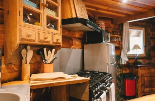 Collonges-sous-Saleve Ski Chalet | Finnish Kota Cave Orjobet