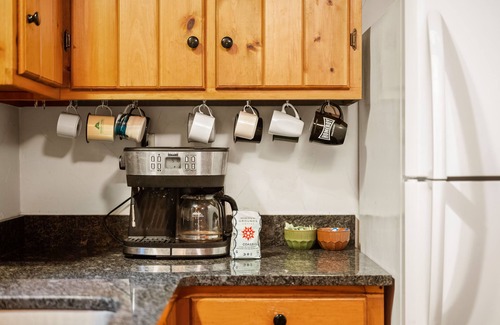 Suttons Bay House | Finnwood - Idyllic Pet Friendly Woodland Retreat in Wine Country