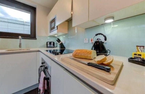 Redcliffe Apartment | Finzels Reach - Family Deluxe Apartment