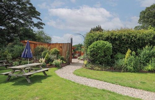 Kingswood Cottage | Fioled