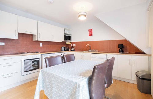 Lahinch Apartment | Fionoora 6 - Steps away from the beach!