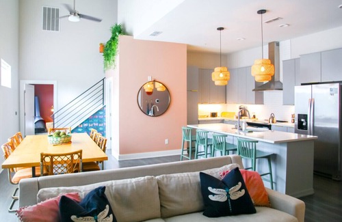 West End Apartment | Fiora Loft by Vandy & Parthenon,