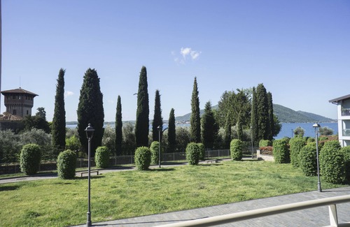 Predore Apartment | FIORDALISO apartment with terrace overlooking Lake Iseo, 4 beds, 2 bathrooms