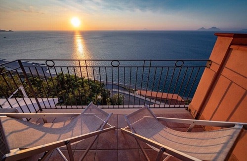 Piraino Apartment | FIORDALISO VILLA WITH SEA VIEW