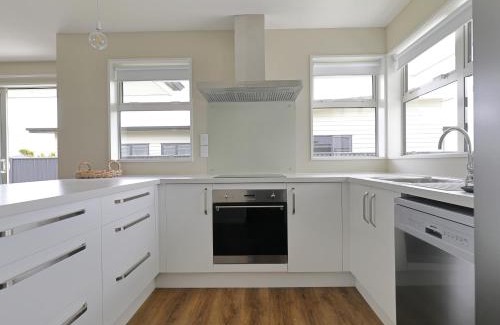 Te Anau House | Fiordland Getaway - Te Anau Holiday Home
