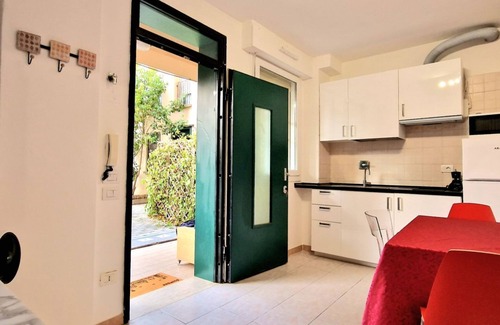 San Donato Apartment | Fiorilli 5 House - Fair District - Private Parking - Bike Storage