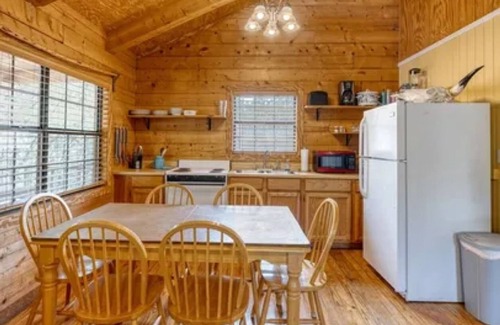 Concan Cabin | "Fir Deer Life" 2-bedroom 1 bath cabin 2 in cool Concan with WiFi, AC