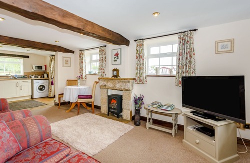 Ripley Cottage | FIR TREE STABLES, pet friendly, with a garden in Summerbridge