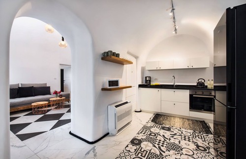 Fira Villa | Fira 2-Bed Villa, Sleeps 4, Hot Tub & Pet Friendly