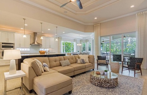 Naples House | Firano- Martino Circle
