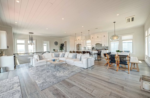 Ocean Bay Park House | Fire Island White House - Ocean Bay Park n5 Bedroom Bayview Home - Sleeps 18!