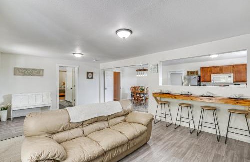 Lake Ozark House | Fire Pit and Grill Pet-Friendly Lake Ozark Cabin!