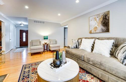 Farmington Hills House | Fire Pit and Yard Family Home in Farmington Hills!