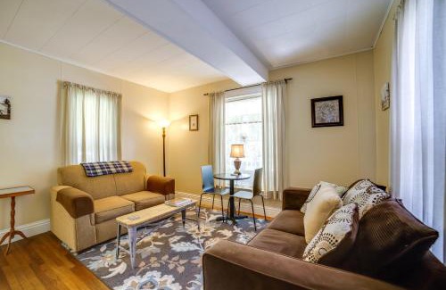 Adrian House | Fire Pit, BBQ and Yard Family Home in Adrian