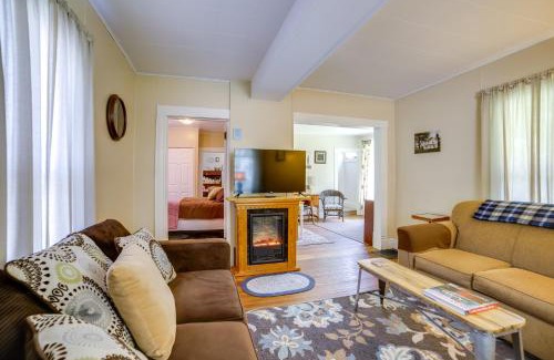 Adrian House | Fire Pit, BBQ and Yard Family Home in Adrian