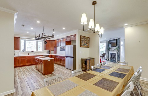 Marshall House | Fire Pit & Game Room: Marshall Getaway w/Views!