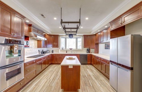 Marshall House | Fire Pit & Game Room: Marshall Getaway w/Views!