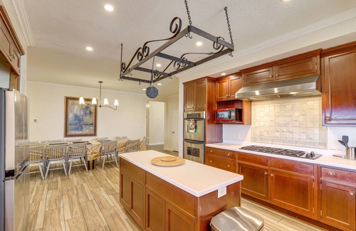 Marshall House | Fire Pit & Game Room: Marshall Getaway w/Views!