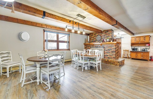 North East House | Fire Pit + Game Room: North East Family Retreat!