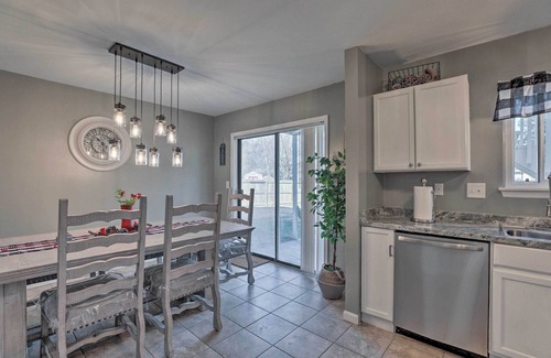 North Charleston House | Fire Pit, Gazebo & Hot Tub: North Charleston Home!