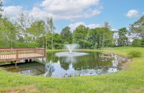 Idlewild Cottage | Fire Pit, Grill & On-site Pond: Kenton Cabin