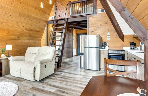 Idlewild Cabin | Fire Pit, Grill & On-Site Pond: Kenton Cabin