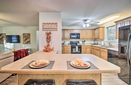Hot Springs Village House | Fire Pit & Grill: Tranquil Retreat in Hot Springs