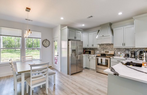 Gun Barrel City House | Fire Pit + Grill: Lakeside Gun Barrel City Home!