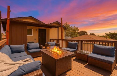 Lincoln Acres House | Fire Pit, Hot Tub, Theater, Deck, Downtown Oasis