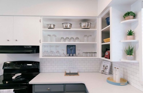 College Place House | Fire Pit, Outdoor Living Space, 2 King Beds, Dog Friendly, One-Level Home